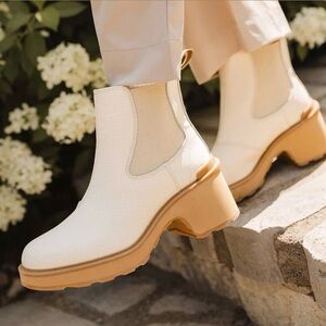 SOREL Hi-Line Heel Platform Chelsea Ankle Boots Bleached Ceramic 7.5